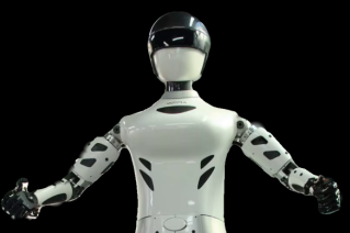 開年搶跑，全球首款具有仿人脊柱核心功能的人形機器人來了！