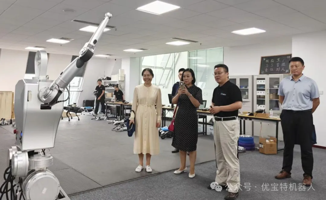省科技廳及市科技局領導一行蒞臨優寶特機器人調研